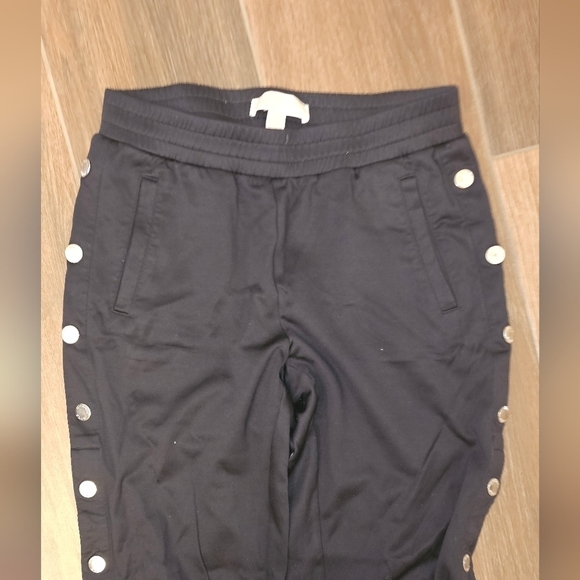 MICHAEL KORS SILVER SNAP BUTTON JOGGERS SZ SMALL - Picture 2 of 6